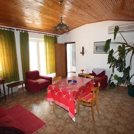 & Zlatica Hvar