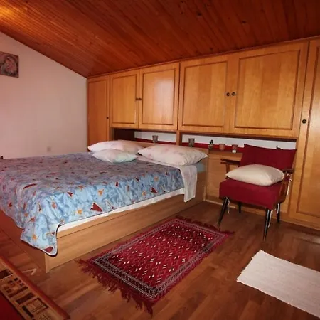 & Zlatica Hvar *